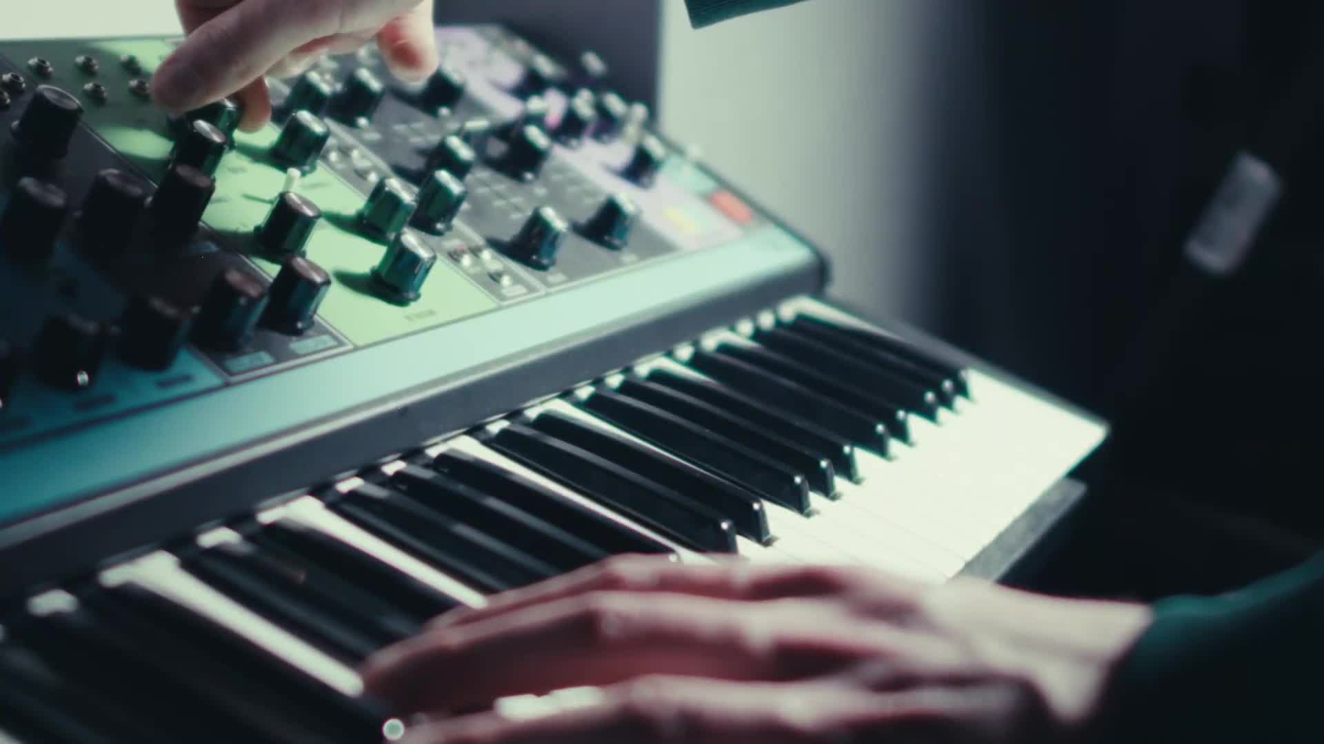 Shaping Glass Into Sound: The WOW Media Sound Logo